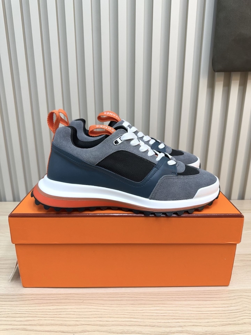 H**me5 sneaker
